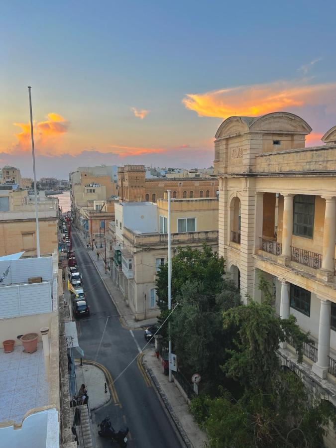 Room With Private Bathroom Sliema Exterior photo